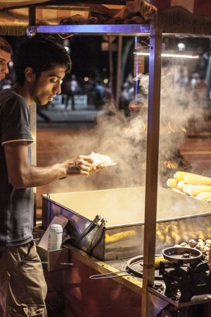 stefano majno istanbul turkey ramazan taksim square night seller.JPG